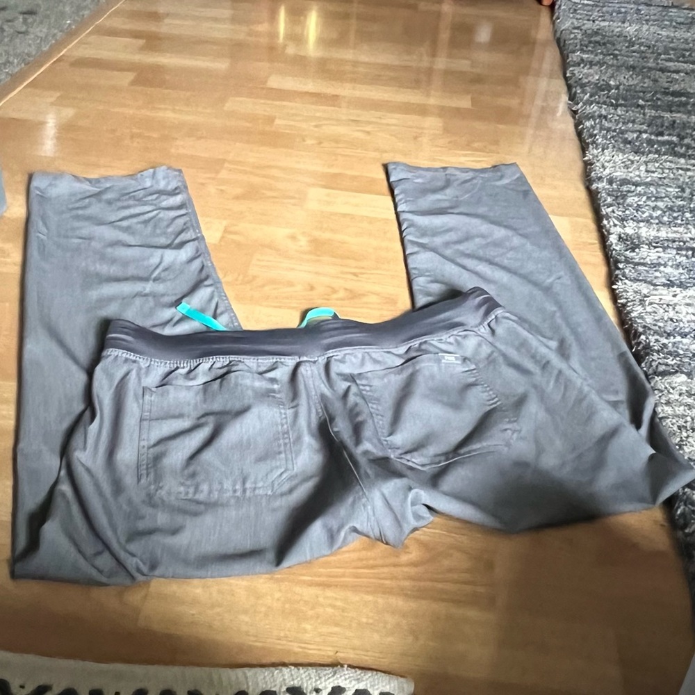 Figs graphite grey xlt